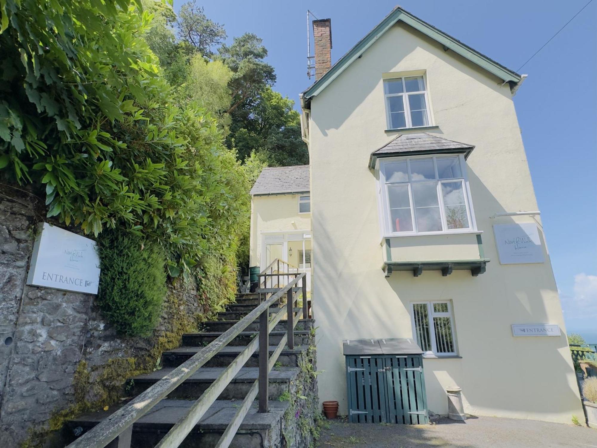 North Walk House Bed & Breakfast Линтън Екстериор снимка