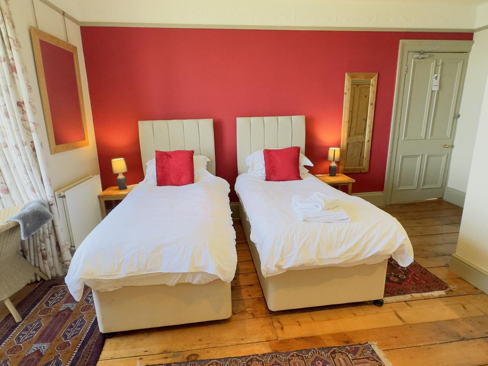 North Walk House Bed & Breakfast Линтън Стая снимка